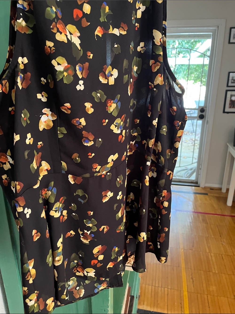 CAbi Black Floral-Pattern Button-Front Camisole - Picture 5 of 6